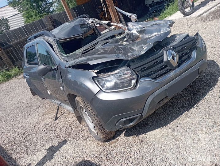 Renault Duster 1.6 МТ, 2021, битый, 12 000 км