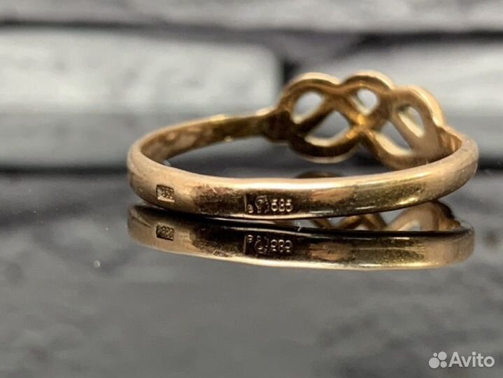 Золотое кольцо 585 пробы массой 1,27 грамма (Р16.5