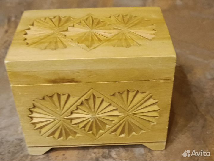 Сувениры из дерева и бересты
