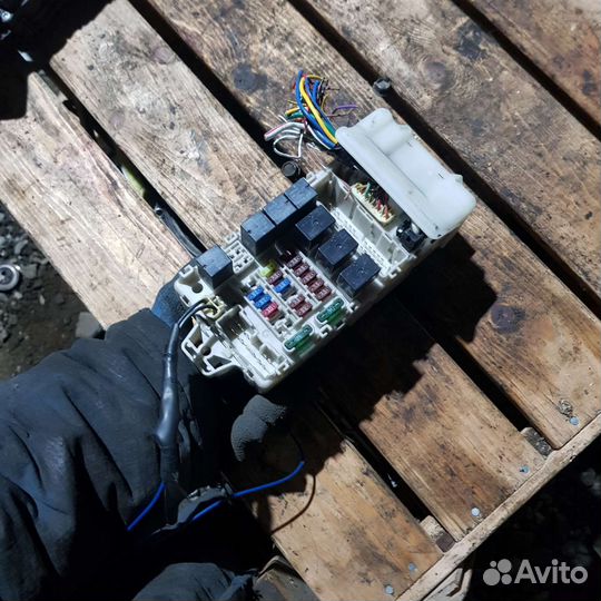 Блок предохранителей салона mitsubishi lancer 9