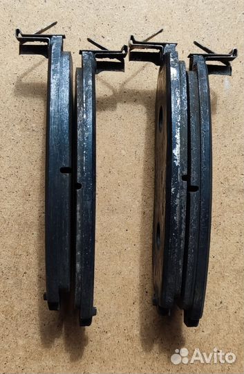 Колодки тормозные передние Subaru forester 2011г