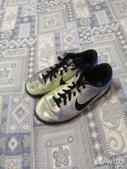 Футбольные бутсы