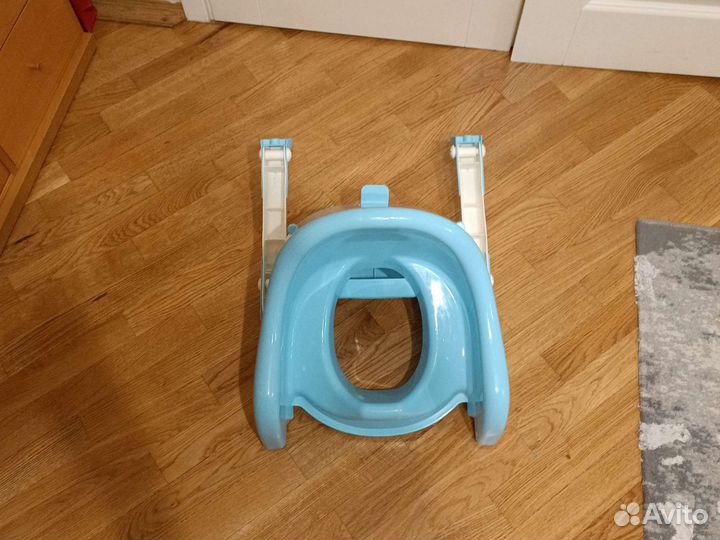Сидушка на унитаз с подставкой для ног