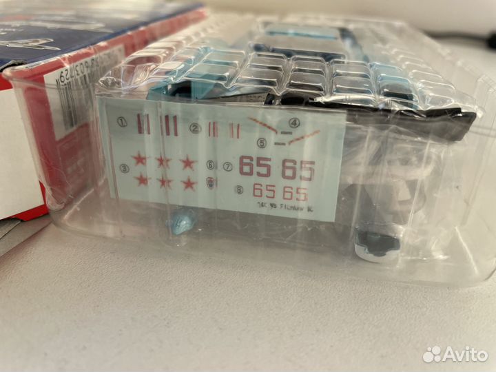 Модель F-Toys 1/144 Су-27С Соколы России