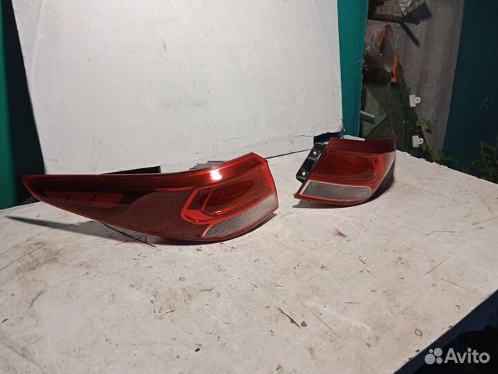 Фонарь правый и левый Kia Rio 4 2017-2020