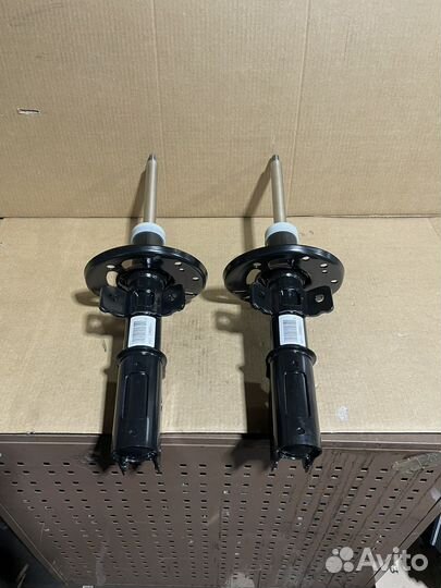Амортизатор передний левый и правый JumpyTraveller
