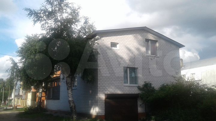 Коттедж 195 м² на участке 8 сот.