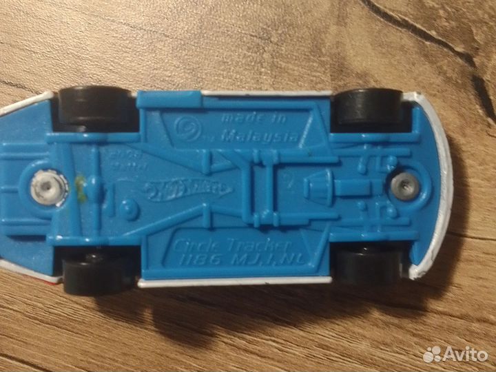 Hot wheels машинки