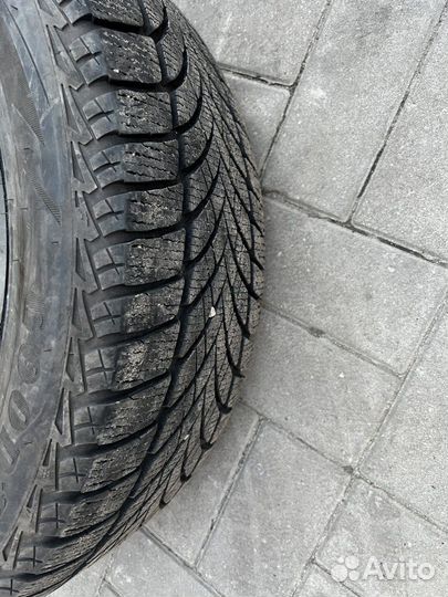 Goodyear UltraGrip Ice 2 235/55 R18 104T