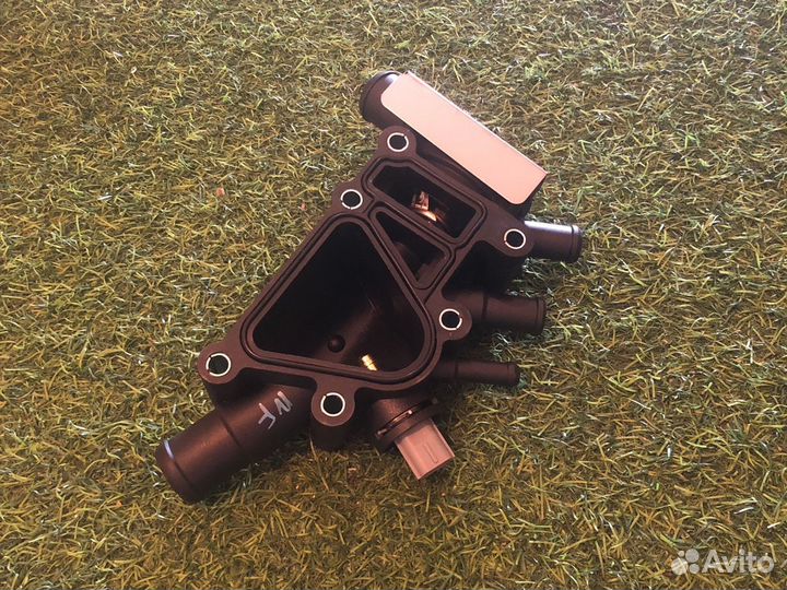 Корпус термостата с термостатом Форд Фокус 1 новый