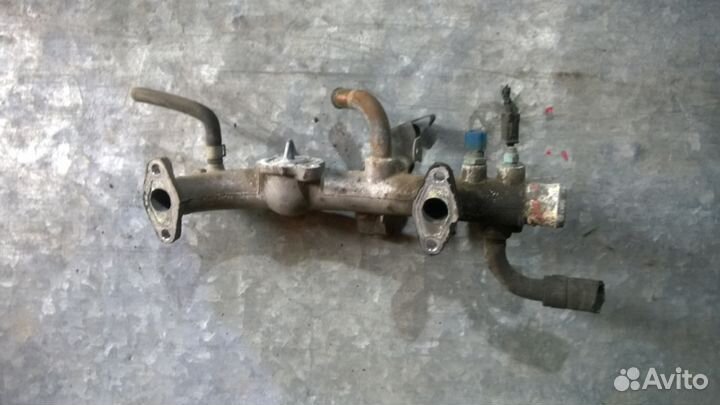 Nissan Maxima A33 1999-2006 патрубок охлаждения