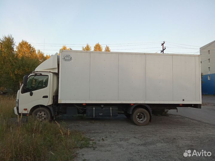 Hino 300 (Dutro), 2012