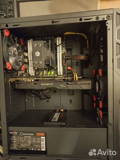 8 ядер 16 потоков, 32 GB, GTX 1066, SSD 250 GB