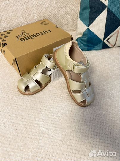 Сандалии Futurino новые для девочки -29 размер