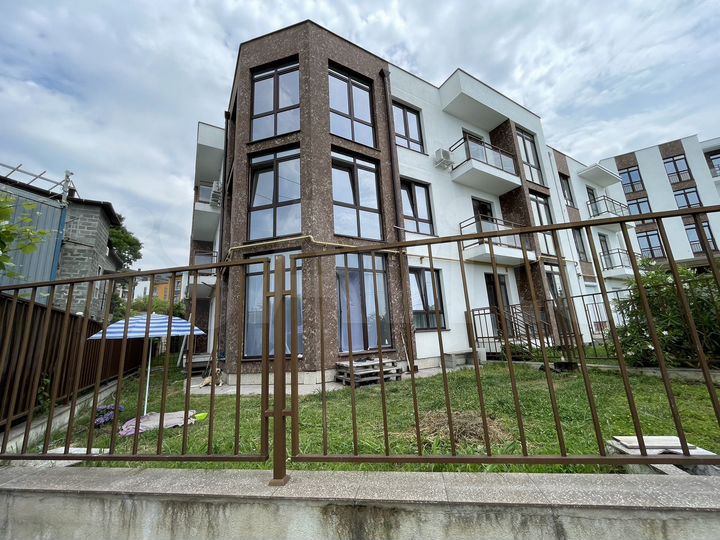 3-к. квартира, 73,8 м², 1/3 эт.