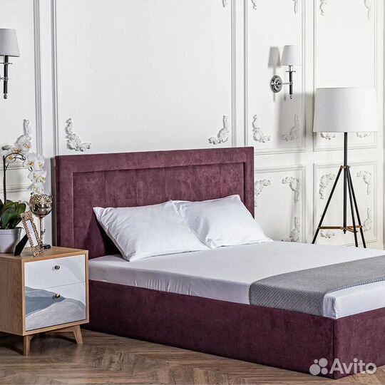 Кровать с матрасом