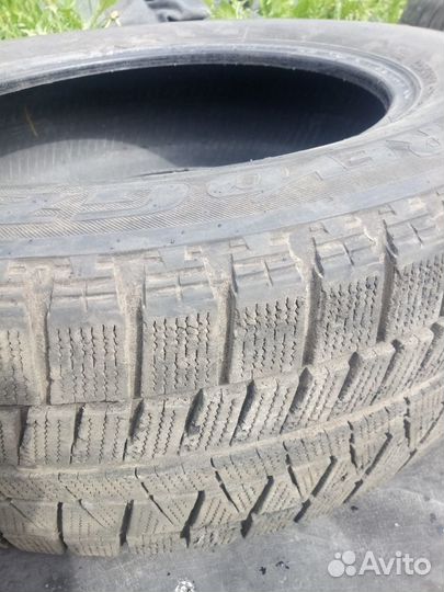 Bridgestone Blizzak Revo GZ 225/60 R17 90F