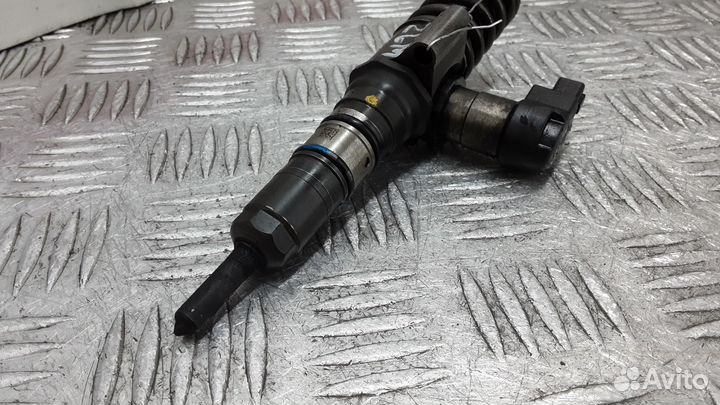 Форсунка дизельная volkswagen passat B6 2005-2009