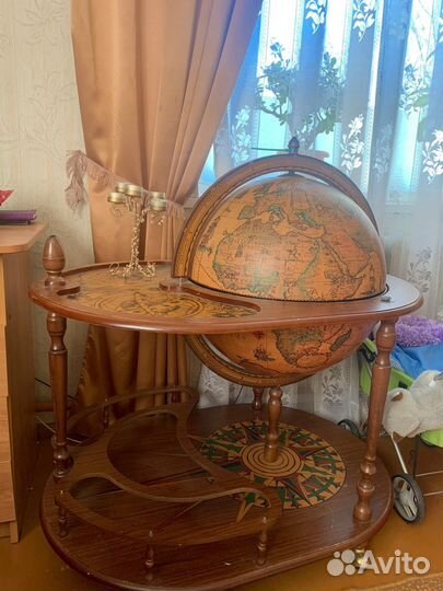 Барный стол глобус