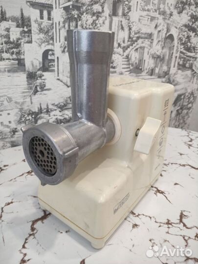 Мясорубка электрическая помощница