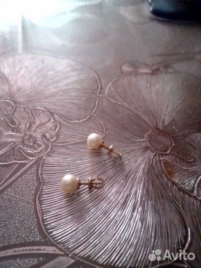 Золотые серьги с жемчугом