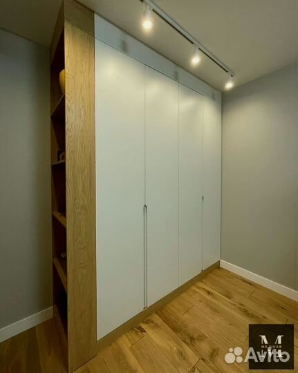 Распашной шкаф