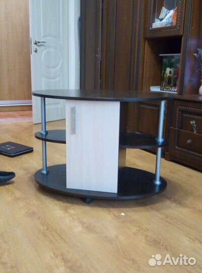 Журнальный столик на колесах бу