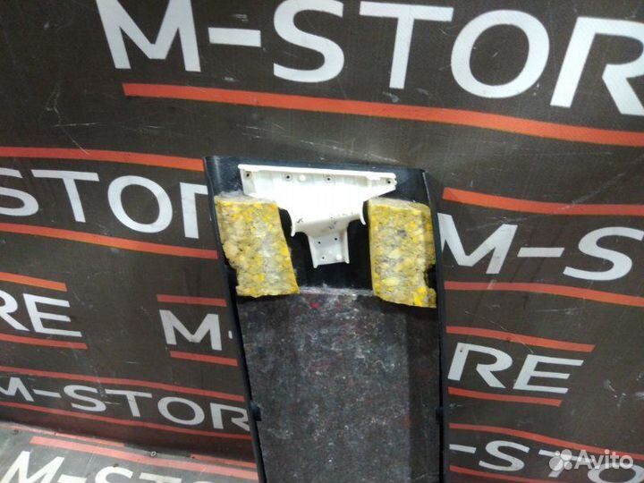 Обшивка стойки правая Audi A4 B7/8E BFB 2006