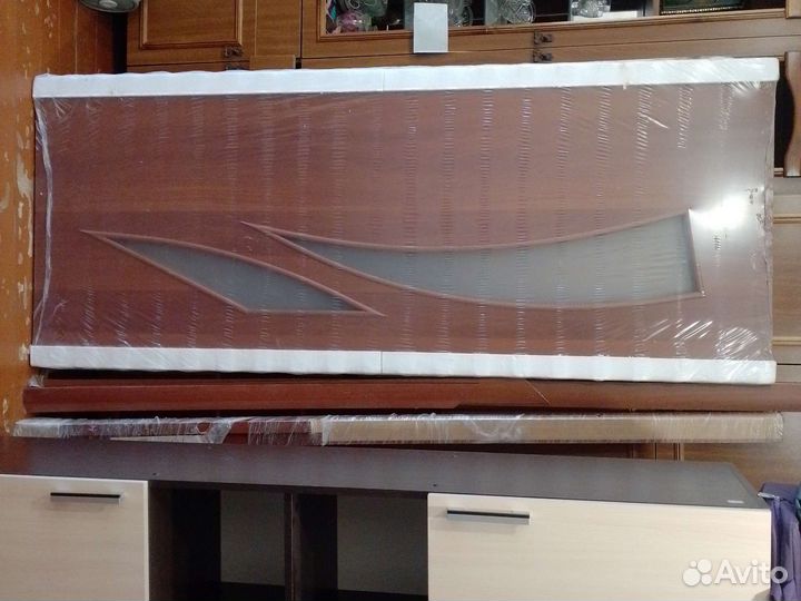 Двери межкомнатные с коробкой новые