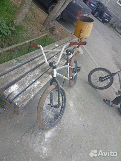 Трюковой велосипед BMX