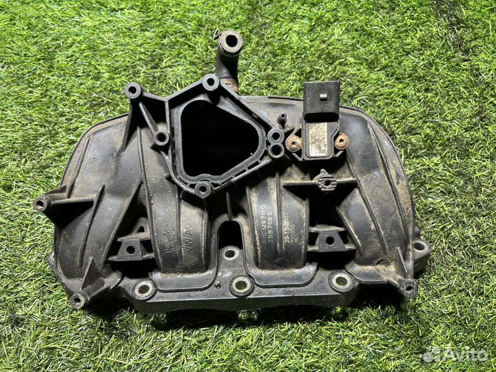 Коллектор впускной Volkswagen Golf