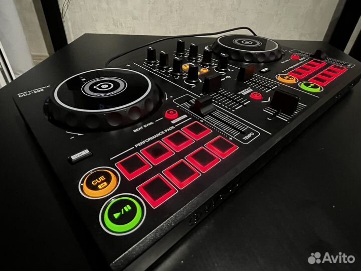 Dj контролер Pioneer DDJ 200