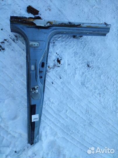 Стойка кузова центральная левая Mitsubishi Pajero