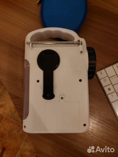 Портативный радиоприемник/колонка