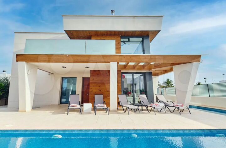 Дом 290 м² на участке 8 сот.