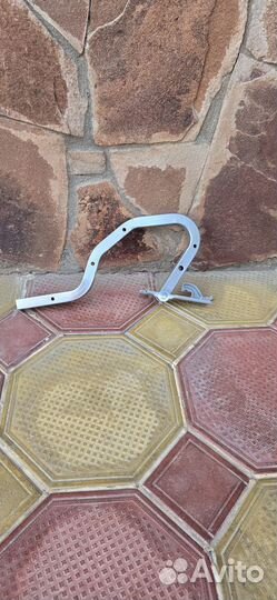 Петля крышки багажника