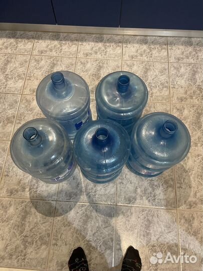 Пять бутылей 19,2 литра