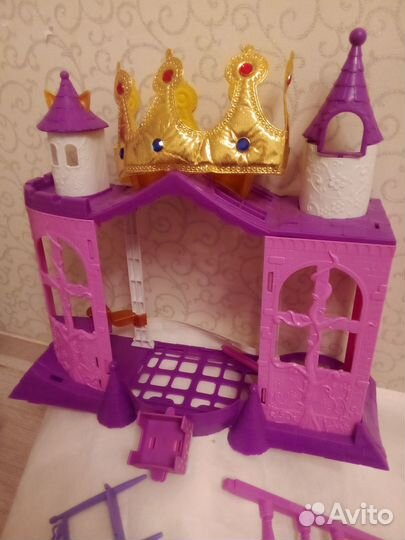Замок для куклы и корона на липучке