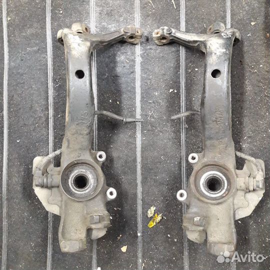 Поворотный кулак Ауди а4б5 А6с5 пассат б5