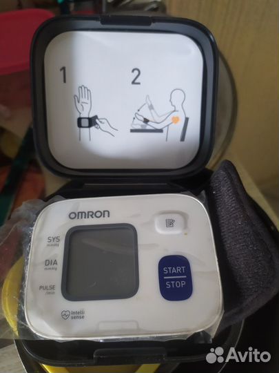 Продается новый тонометр запястный omron