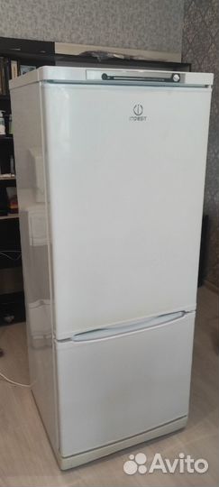 Холодильник Indesit