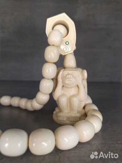 Четки из бивня мамонта. Мудрые обезьяны