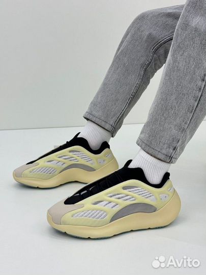 Кроссовки Adidas Yeezy 700 LUX(41-45)