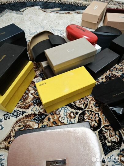 Солнцезащитные очки женские брендовые