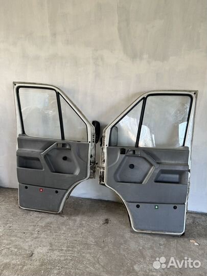 Двери передние на lt35