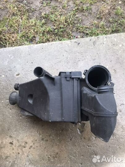 Корпус воздушного фильтра на бмв е39