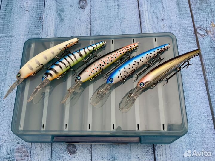 Набор воблеров, и коробка для воблеров