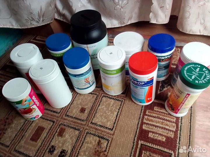 Пустые баночки пластик,пакетом