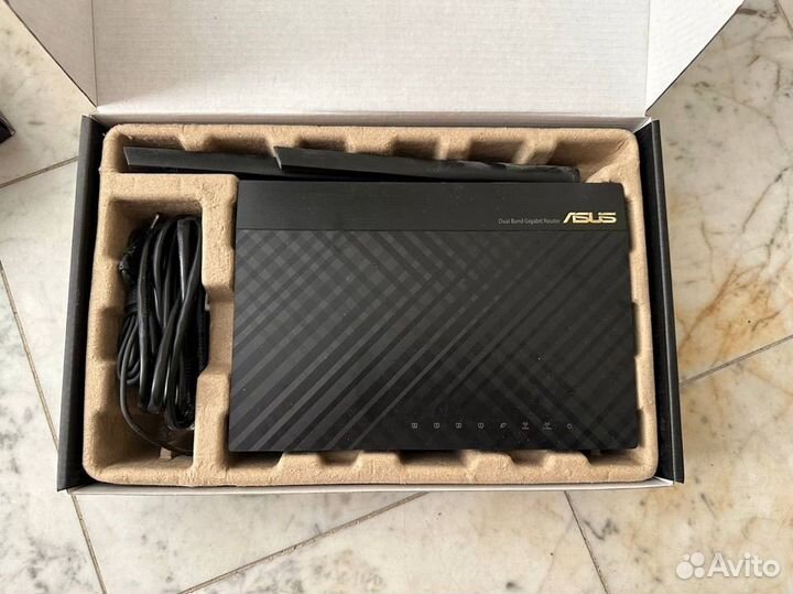 Домашний роутер Asus RT-AC66U