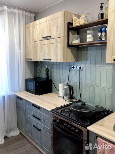 Полка настенная навесная